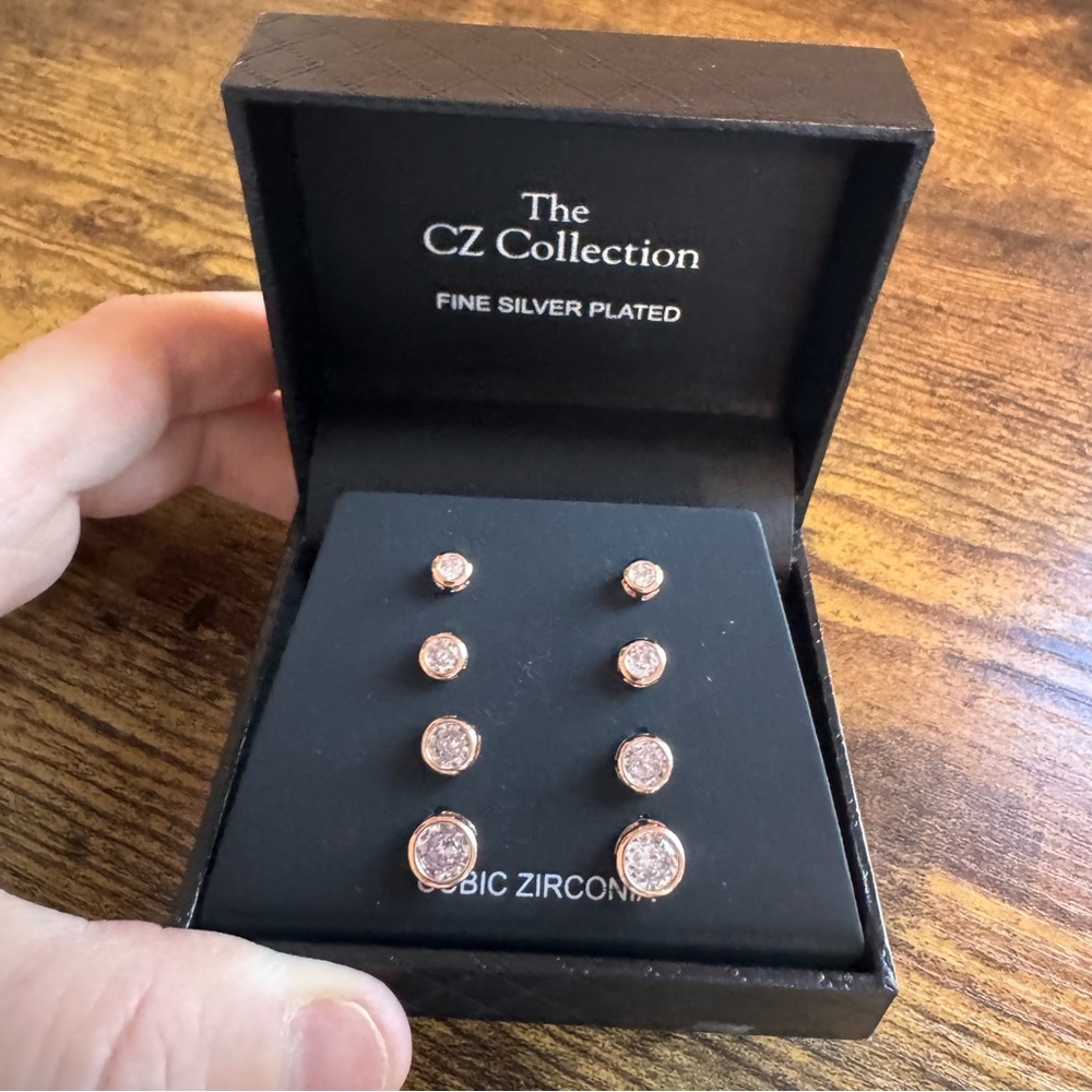 NWT The‎ CZ Collection Silver Plated Cubic Zirconia Stud Earring Set